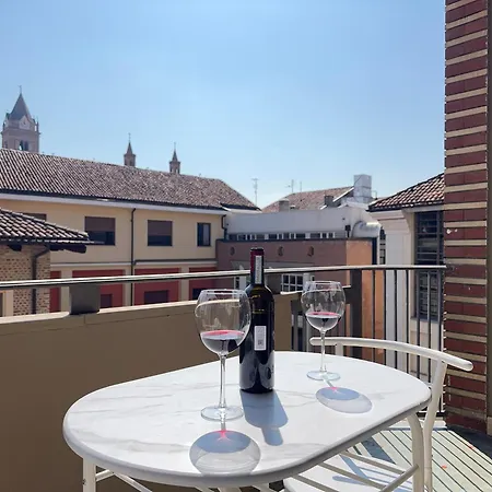 Apartment In The Historic Centre, With A View Of The Towers *